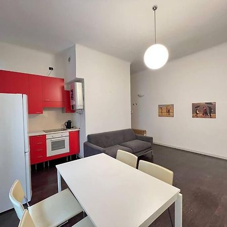 Modern Pretty Apartment Near Isola Zone Milano Eksteriør billede