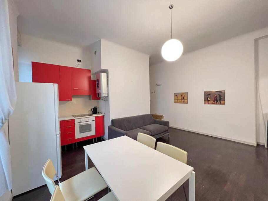 Modern Pretty Apartment Near Isola Zone Milano Eksteriør billede